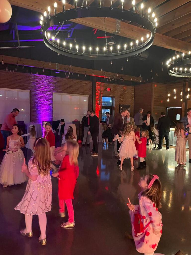 Indian Hill Residents Put Their Hearts into the Daddy Daughter Dance ...